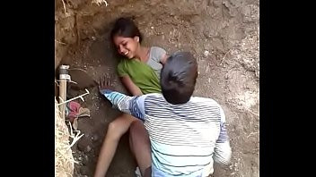 Play రాధిక ఇసుకపల్లీ