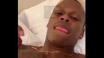 Play Clinton njie le célèbre footballeur camerounais (sextape)
