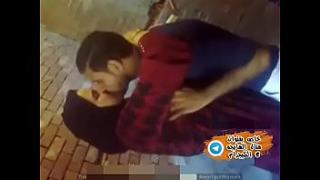 Play واحد و خطيبتة