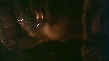 Play Worm Sex Scene From The Movie Galaxy Of Terror : The giant worm loved and impregnated the female officer of the spaceship.