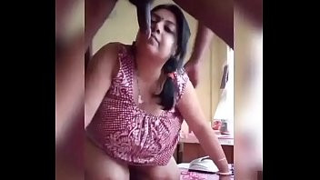 Play Sexy Bengali Aunty