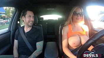 Play Olivia Austin Keep Happy Horny Customer