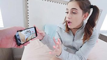 Play Brother Blackmails His Step Sister About Her Dirty Habit - Brooke Haze